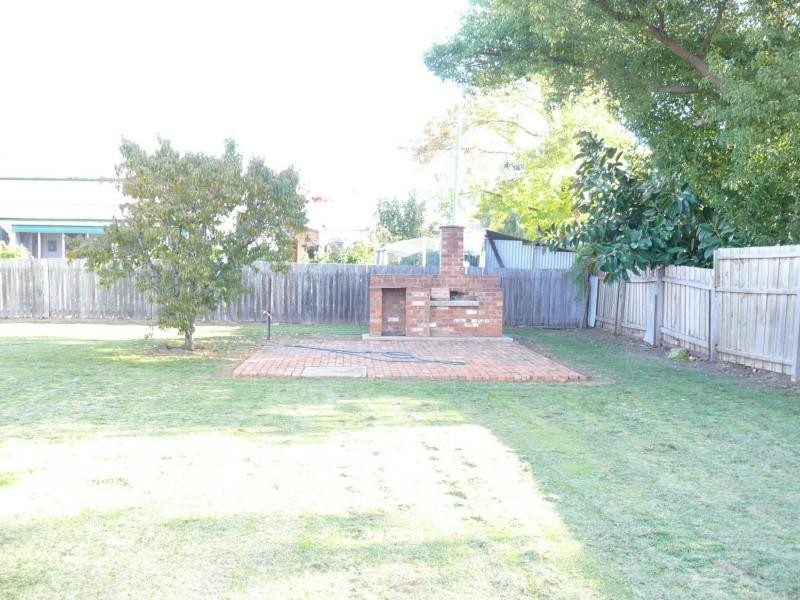 81 Wellington Street, Deniliquin NSW 2710