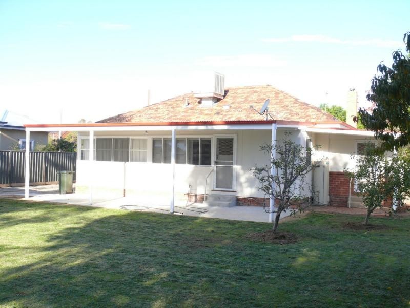 81 Wellington Street, Deniliquin NSW 2710