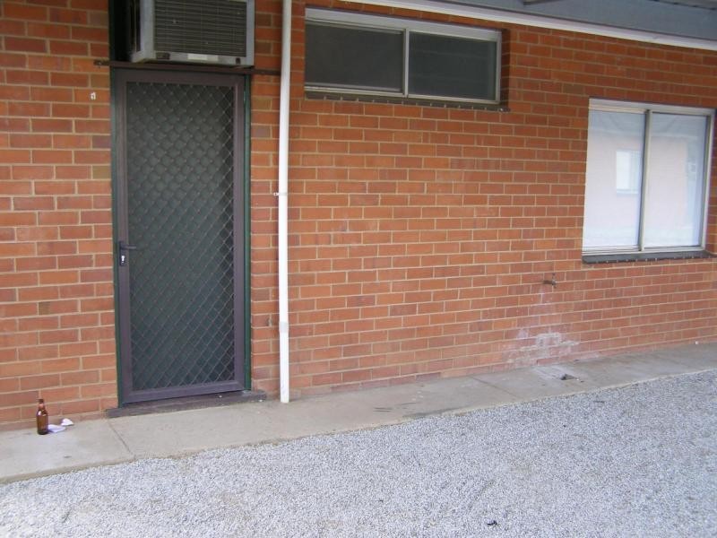 Unit 1/130 Macauley Street, Deniliquin NSW 2710