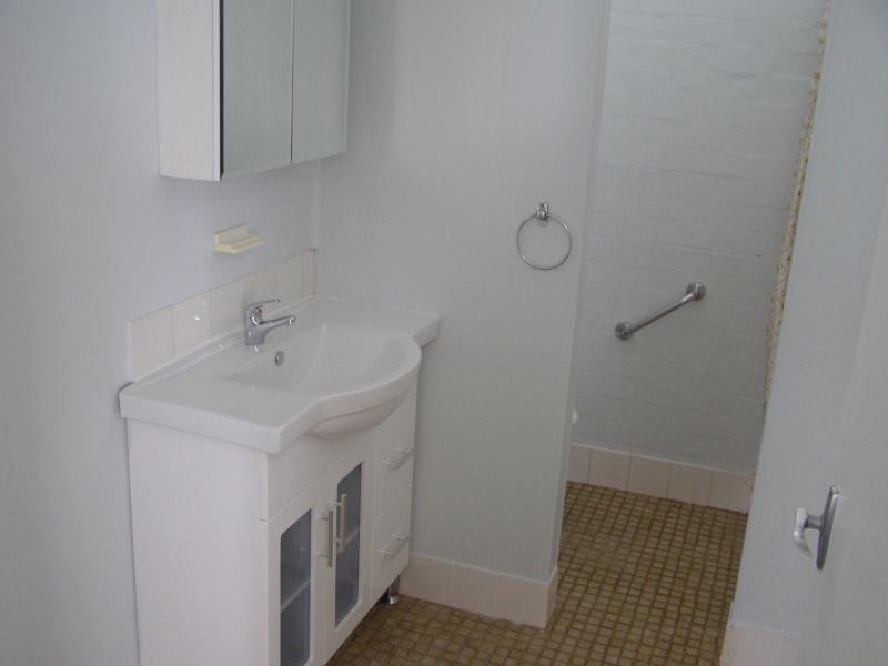 Unit 1/130 Macauley Street, Deniliquin NSW 2710