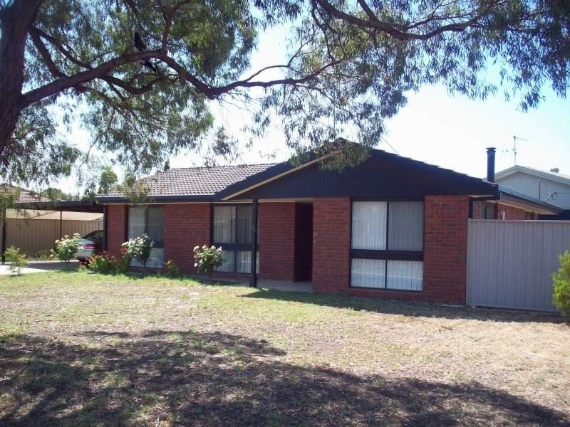 521 Sloane Street, Deniliquin NSW 2710