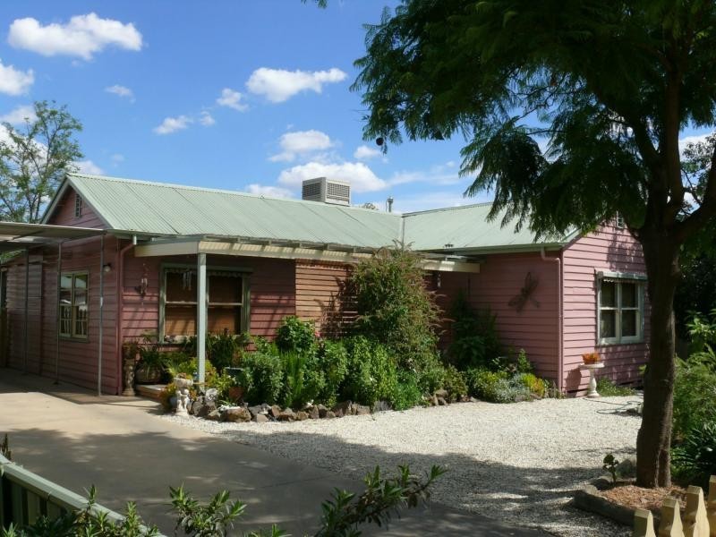 112 Napier Street, Deniliquin NSW 2710