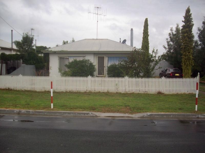 94 Butler Street, Deniliquin NSW 2710