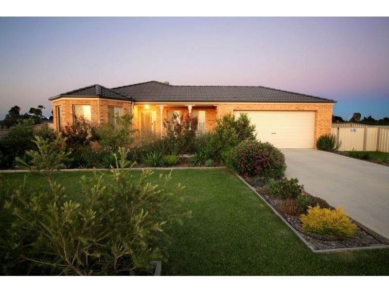 215 Hetherington Street, Deniliquin NSW 2710