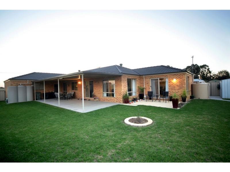 215 Hetherington Street, Deniliquin NSW 2710