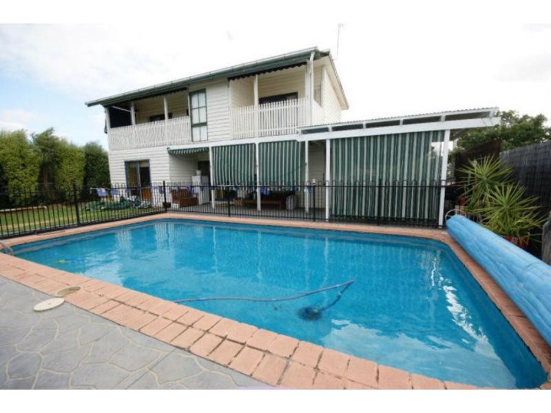 210 Burchfield Avenue, Deniliquin NSW 2710