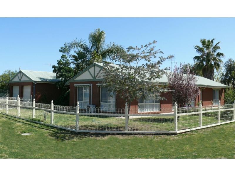 131 Butler Street, Deniliquin NSW 2710