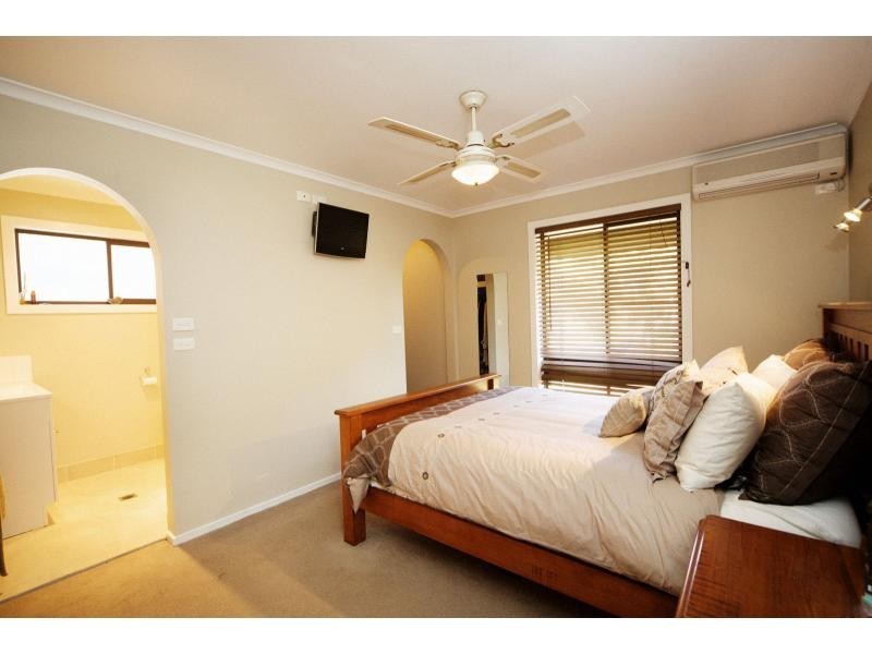 317 Jameson Street, Deniliquin NSW 2710