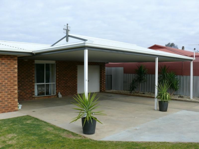 118 Wyatt Street, Deniliquin NSW 2710