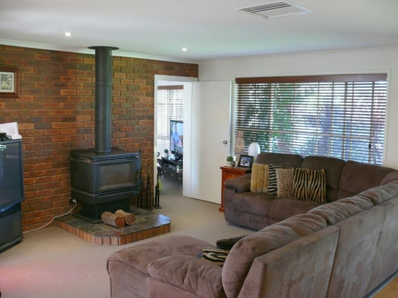 61 Burton Street, Deniliquin NSW 2710
