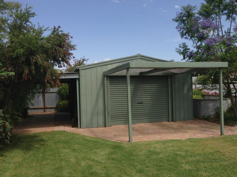 5 Blake Court, Deniliquin NSW 2710