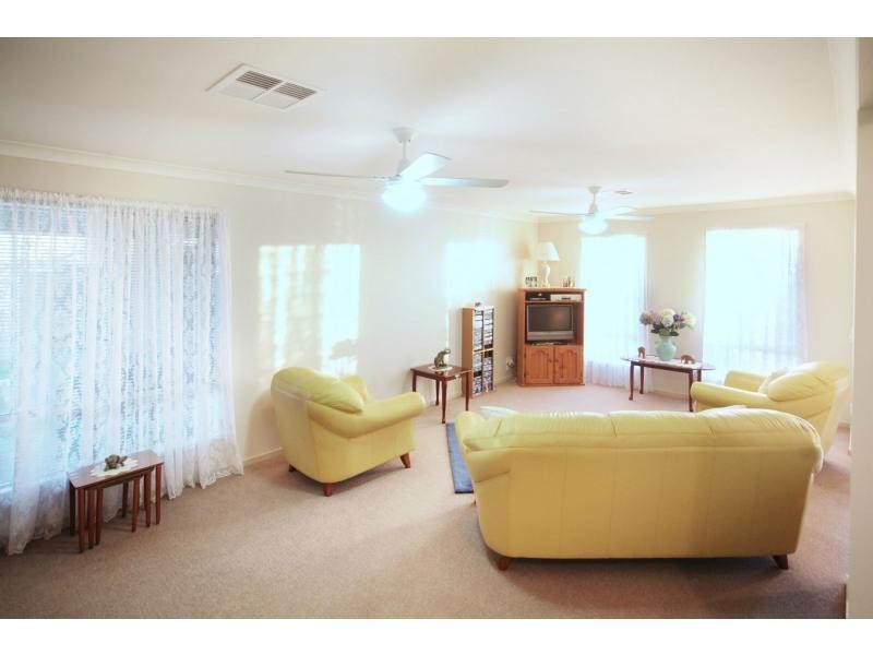 215 Hetherington Street, Deniliquin NSW 2710