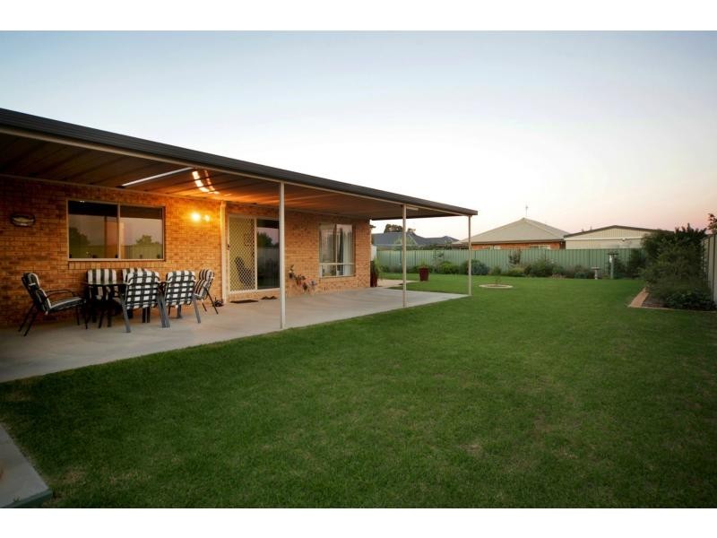 215 Hetherington Street, Deniliquin NSW 2710