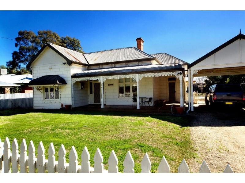 101 Edwardes Street, Deniliquin NSW 2710