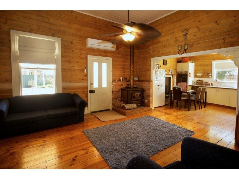 101 Edwardes Street, Deniliquin NSW 2710