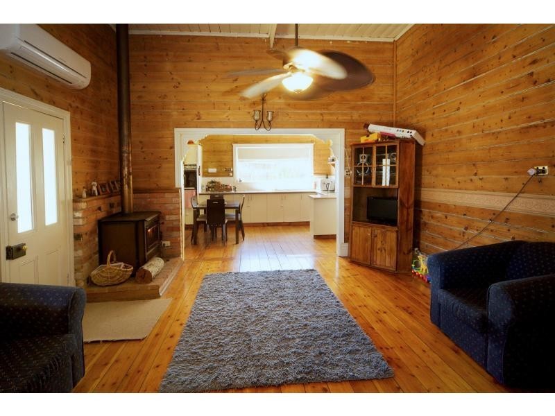 101 Edwardes Street, Deniliquin NSW 2710