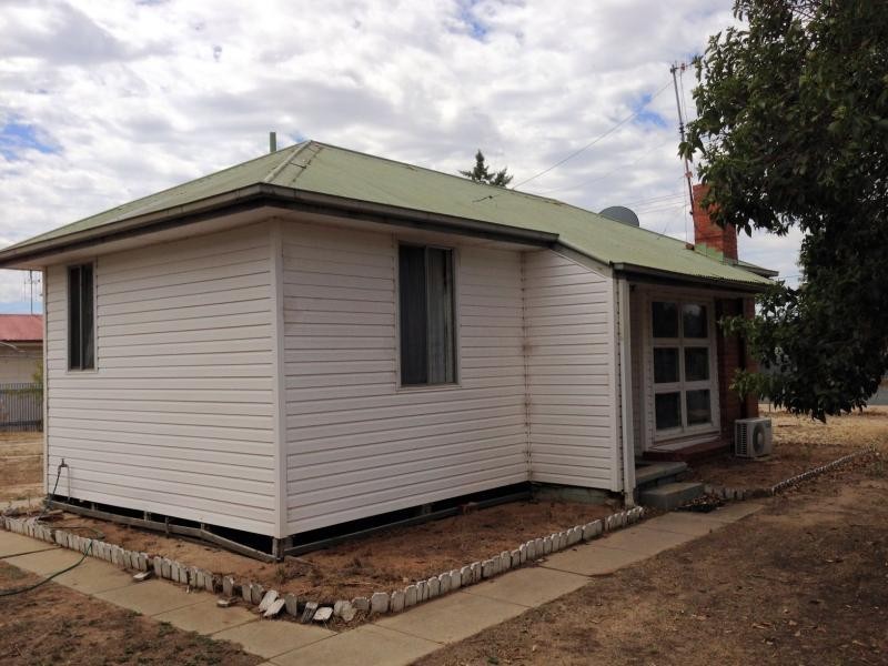 109 Crispe Street, Deniliquin NSW 2710