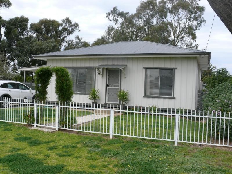 76 Butler Street, Deniliquin NSW 2710