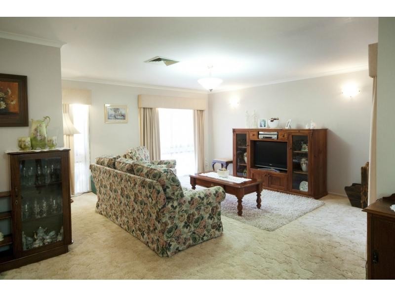 321 Jameson Street, Deniliquin NSW 2710