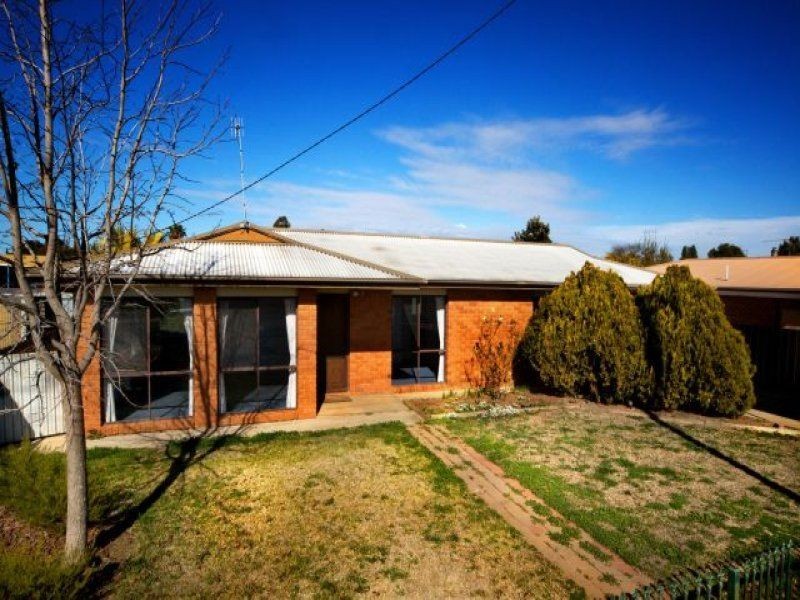 114 Wyatt Street, Deniliquin NSW 2710
