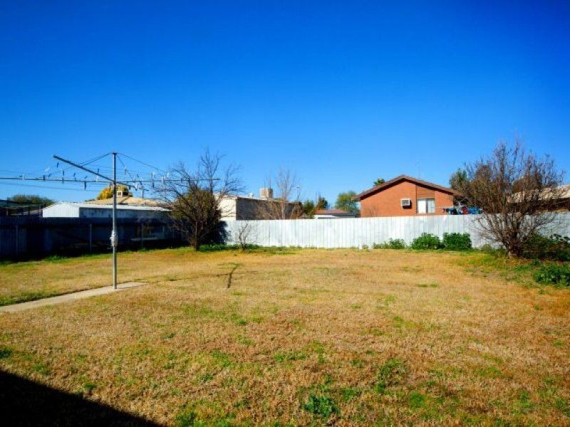 114 Wyatt Street, Deniliquin NSW 2710