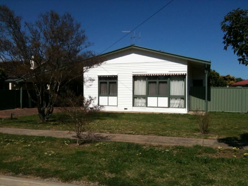 272 Wick Street, Deniliquin NSW 2710