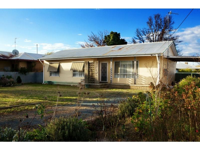 443 Wood Street, Deniliquin NSW 2710