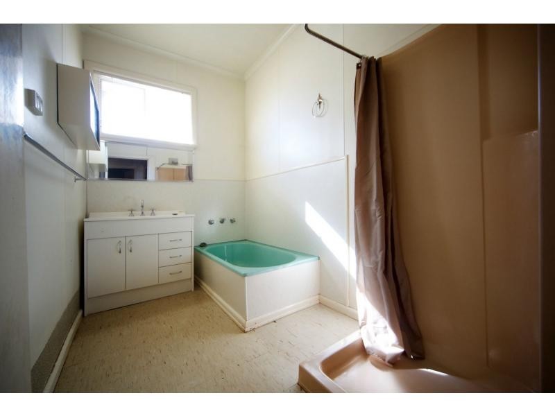 443 Wood Street, Deniliquin NSW 2710