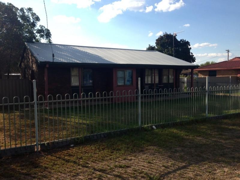 97 Decimus Street, Deniliquin NSW 2710
