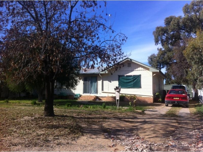 74 Fowler Street, Deniliquin NSW 2710
