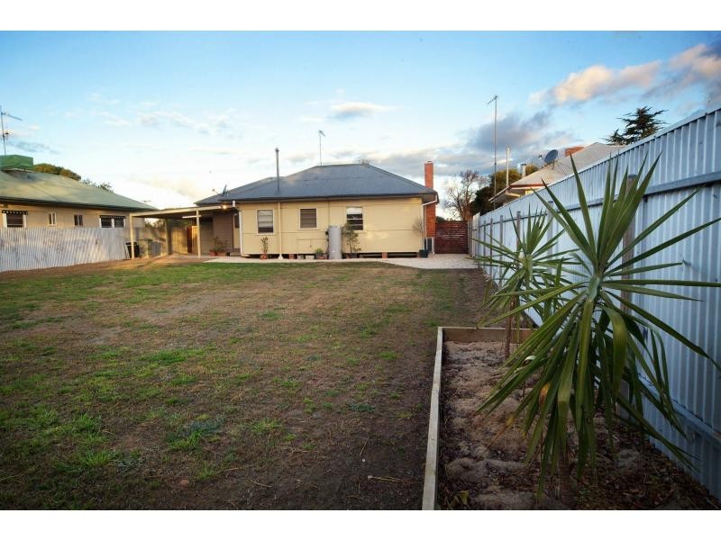 89 Russell Street, Deniliquin NSW 2710