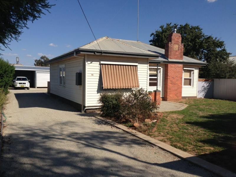 96 Macauley Street, Deniliquin NSW 2710