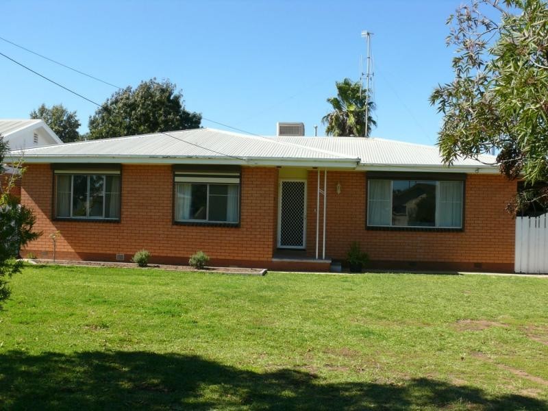 136 Dick Street, Deniliquin NSW 2710