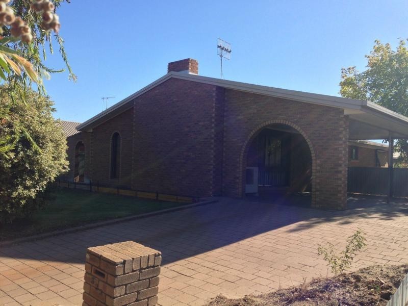 323 Jameson Street, Deniliquin NSW 2710