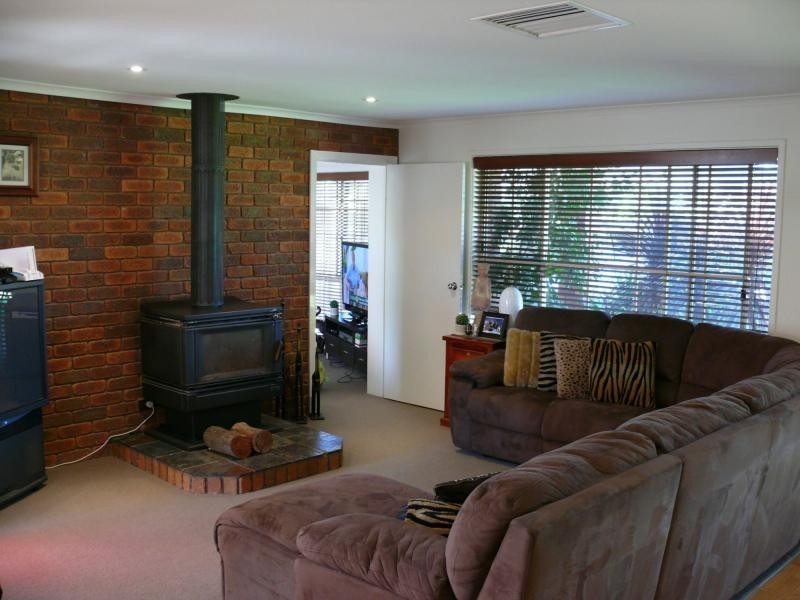 61 Burton Street, Deniliquin NSW 2710