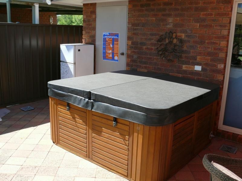 61 Burton Street, Deniliquin NSW 2710