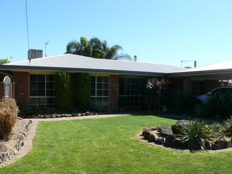 61 Burton Street, Deniliquin NSW 2710
