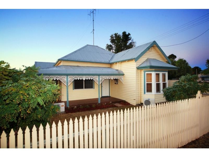 86 Crispe Street, Deniliquin NSW 2710