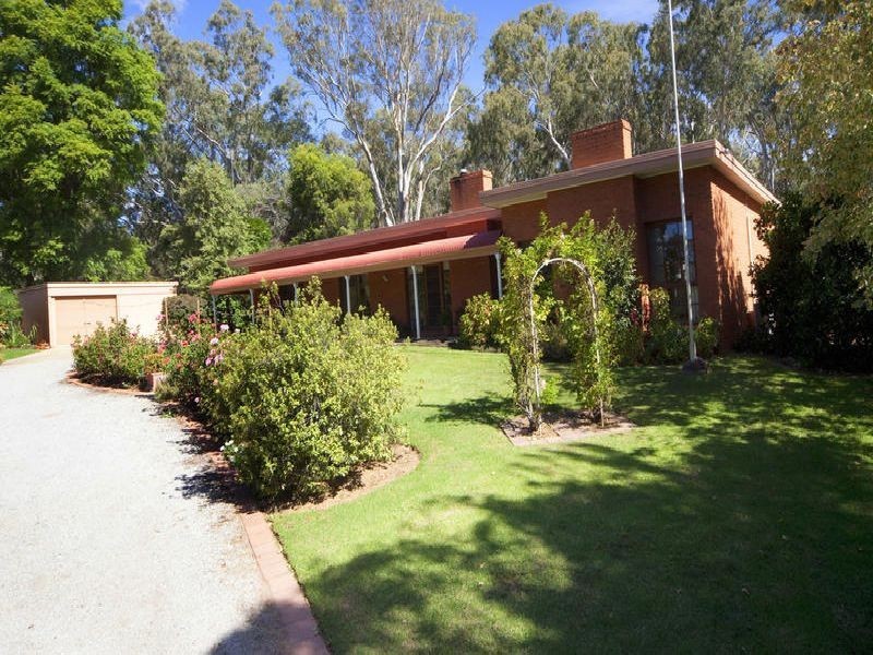 188 River Street, Deniliquin NSW 2710