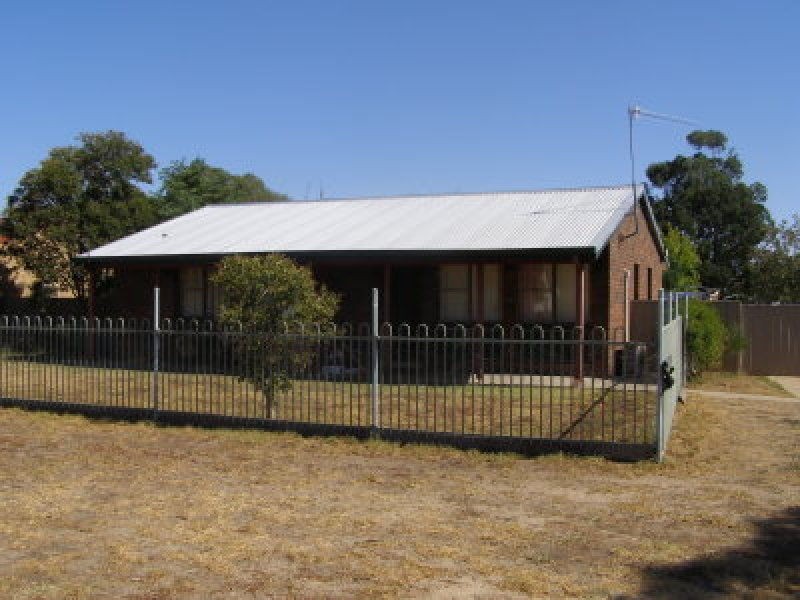 97 Decimus Street, Deniliquin NSW 2710