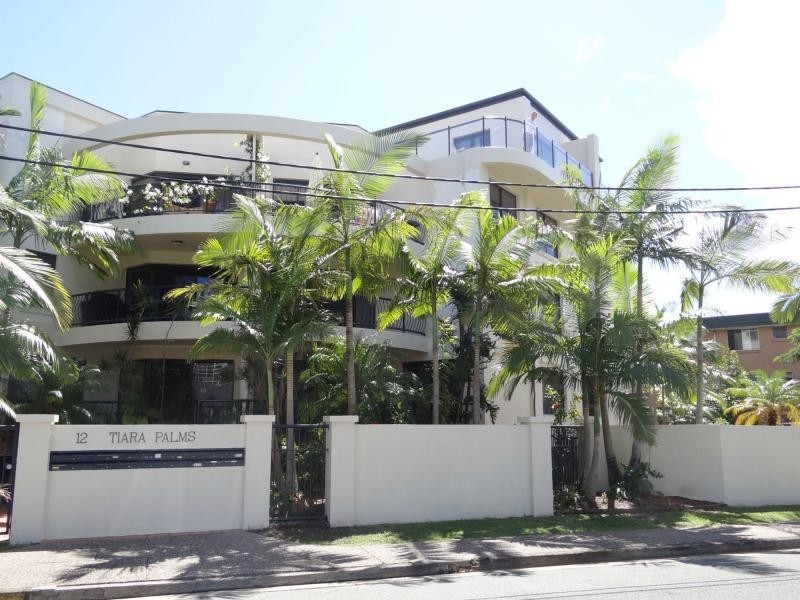 Unit 4/12 Tarcoola Crescent, Chevron Island QLD 4217