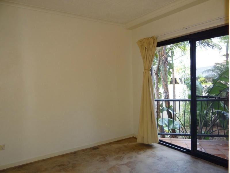 Unit 4/12 Tarcoola Crescent, Chevron Island QLD 4217