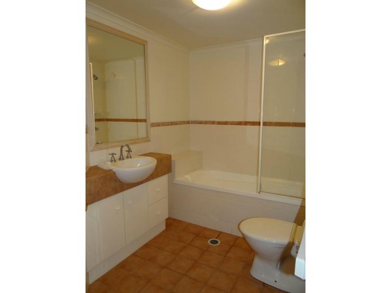 Unit 4/12 Tarcoola Crescent, Chevron Island QLD 4217