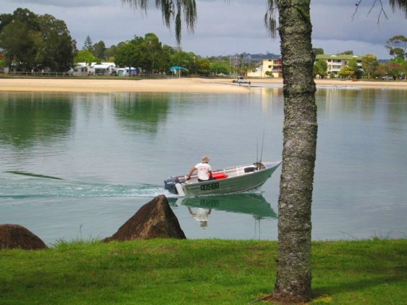 Unit 4/13 Awoonga Avenue, Burleigh Heads QLD 4220