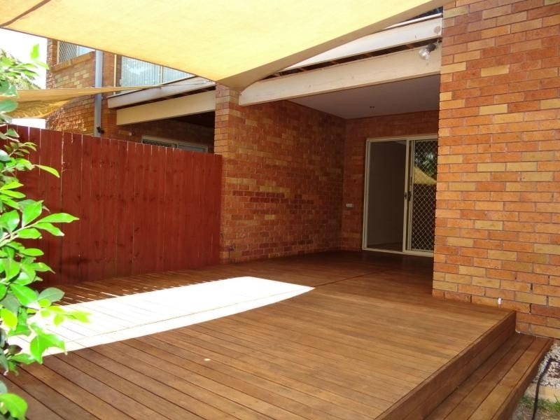 2/3 Teal Court, Burleigh Waters QLD 4220
