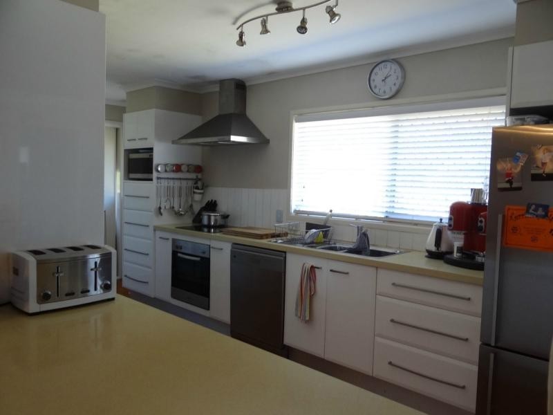 37 Banksia Broadway, Burleigh Waters QLD 4220