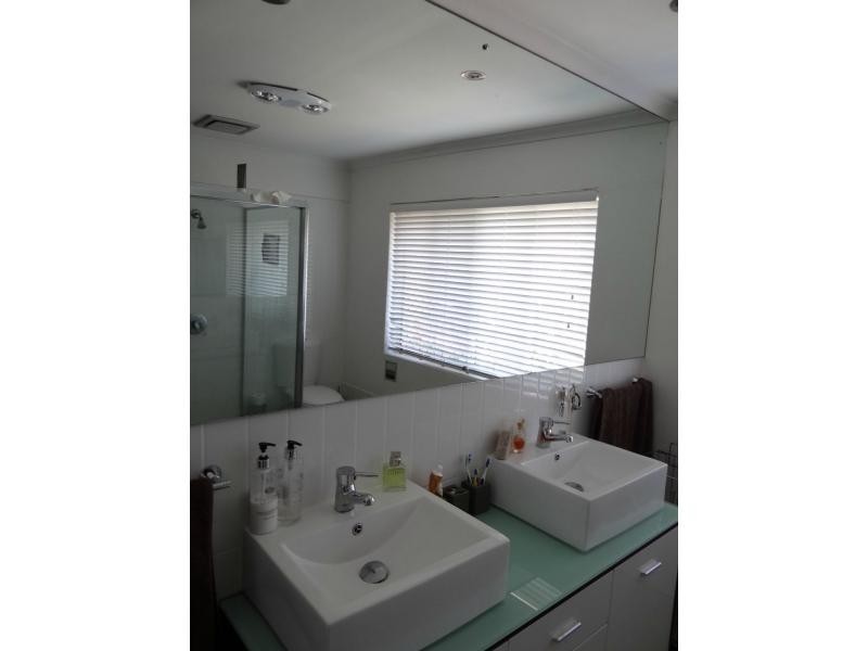 37 Banksia Broadway, Burleigh Waters QLD 4220