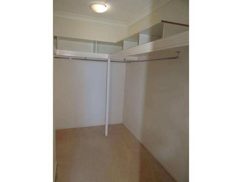 20 Tanzen Drive, Arundel QLD 4214