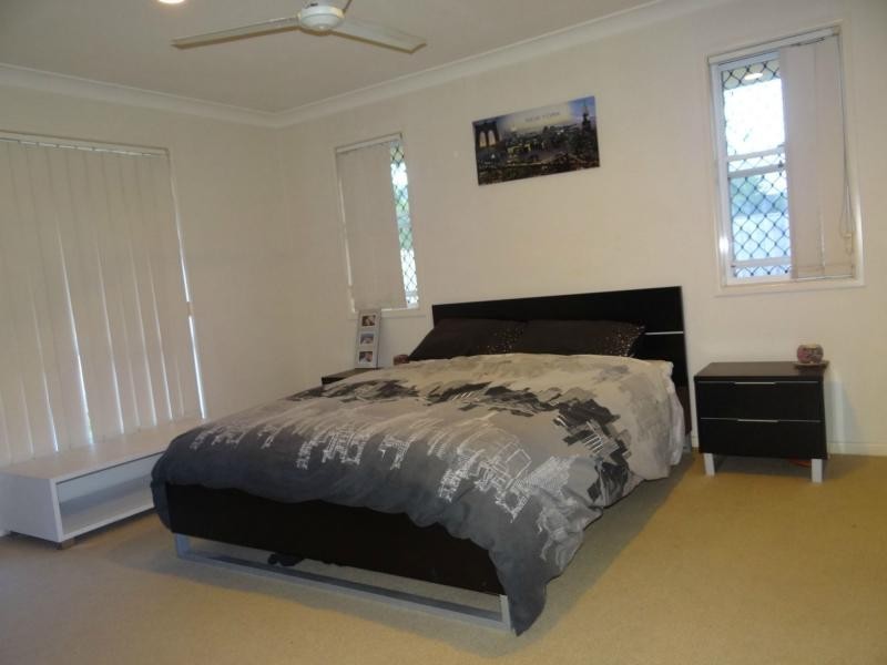 21 Seville Circuit, Burleigh Waters QLD 4220