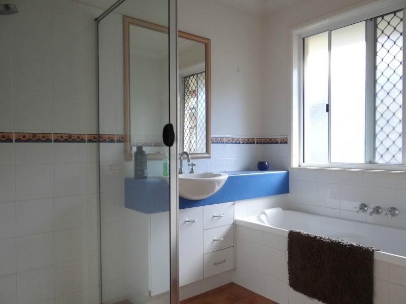 21 Seville Circuit, Burleigh Waters QLD 4220